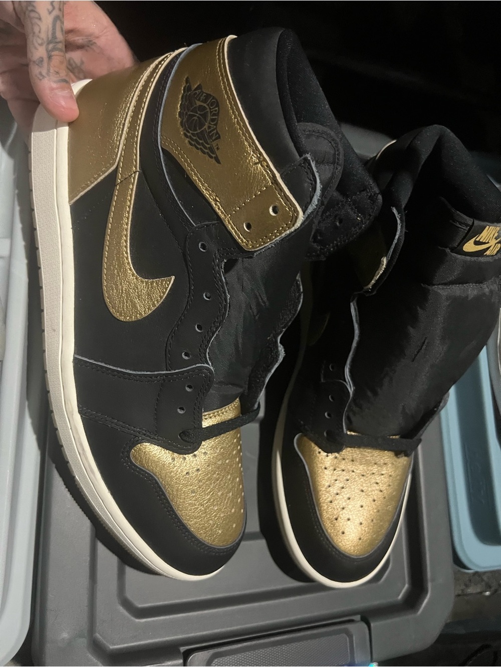 Nike Air Jordan 1 High OG - Black/Gold Metallic